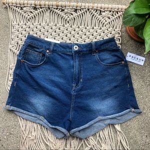 New Bullhead Jean Shorts Size 7 Mom Short